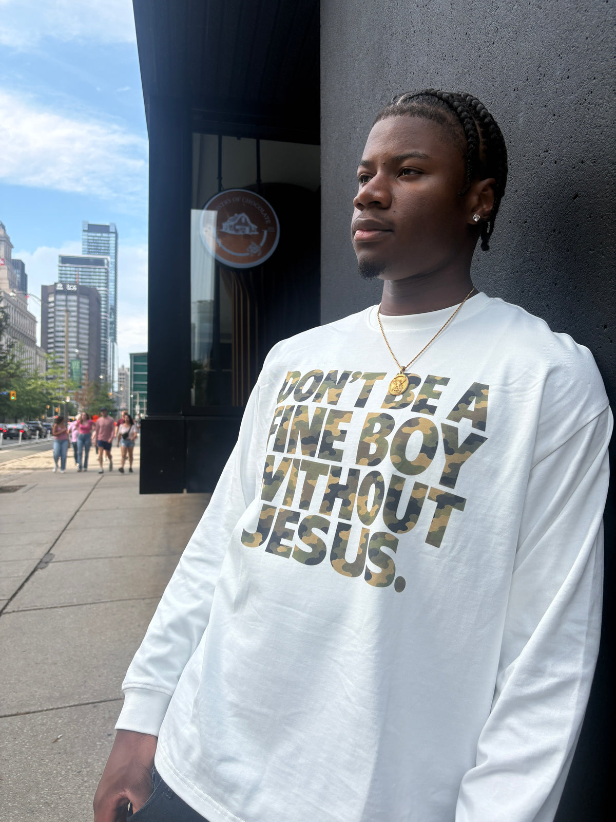 FINE BOY WITH JESUS LS [CAMO]