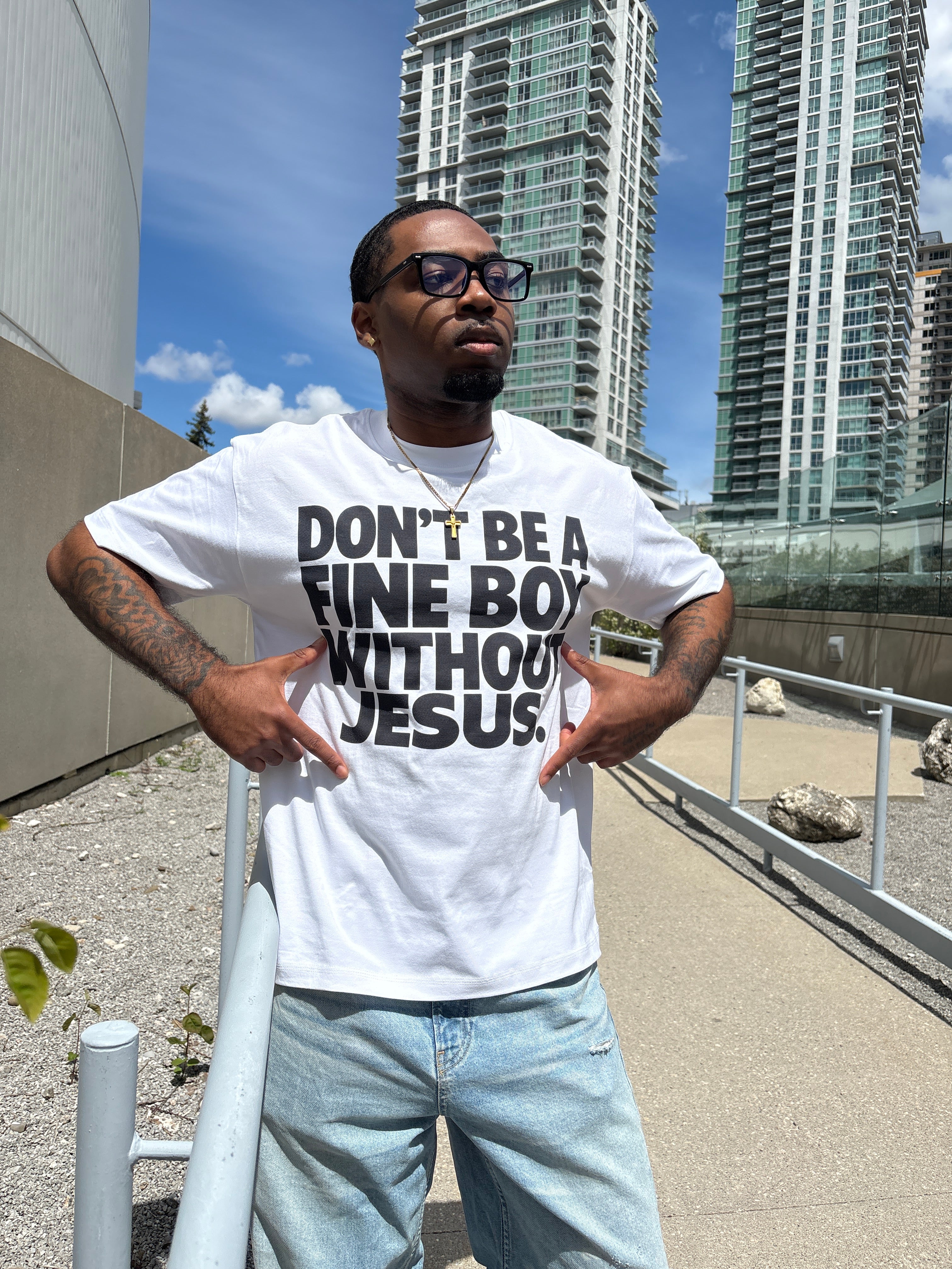 FINE BOY WITH JESUS TEE [WHITE/BLACK] - DSC TOR