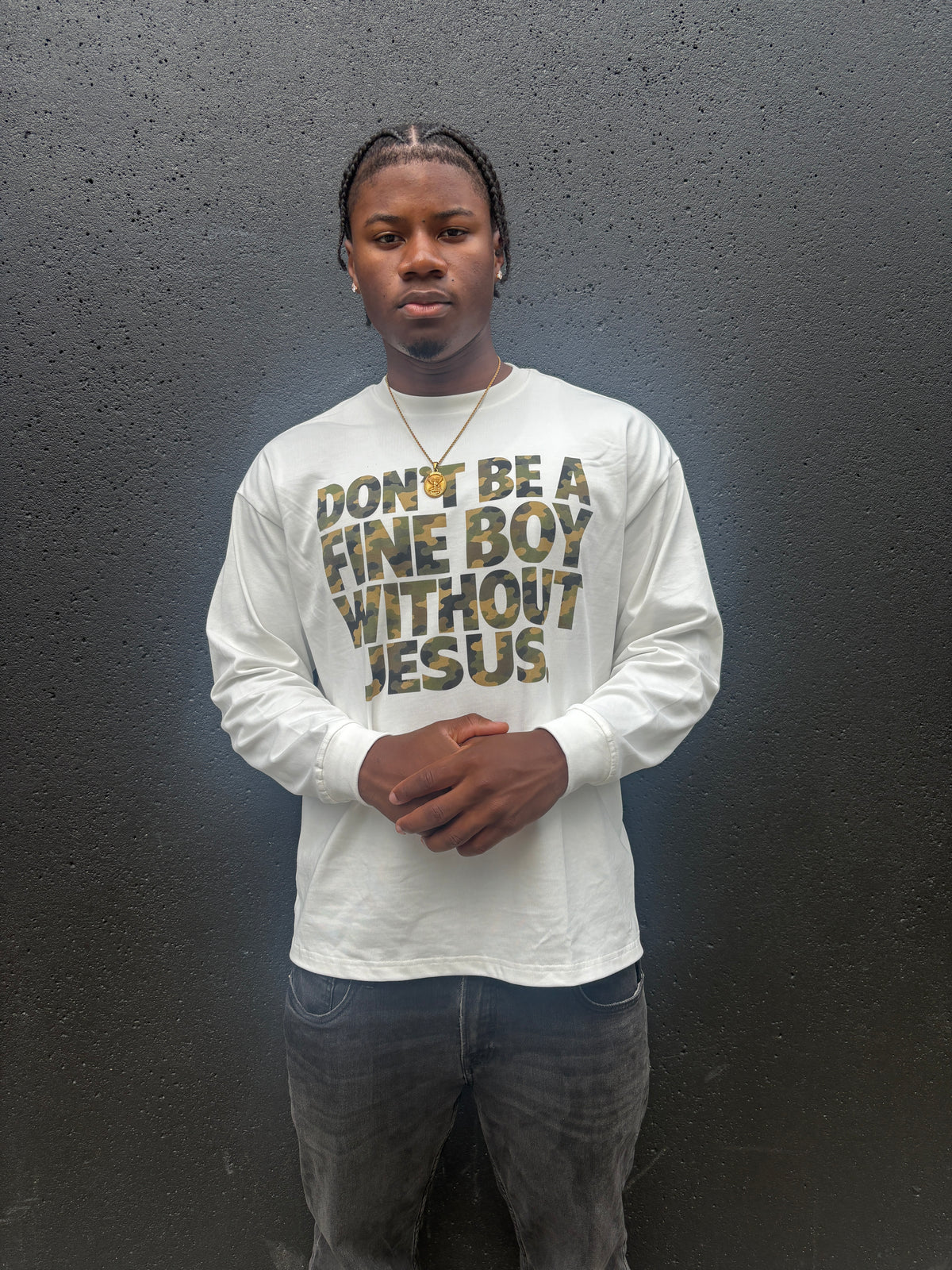 FINE BOY WITH JESUS LS [CAMO]