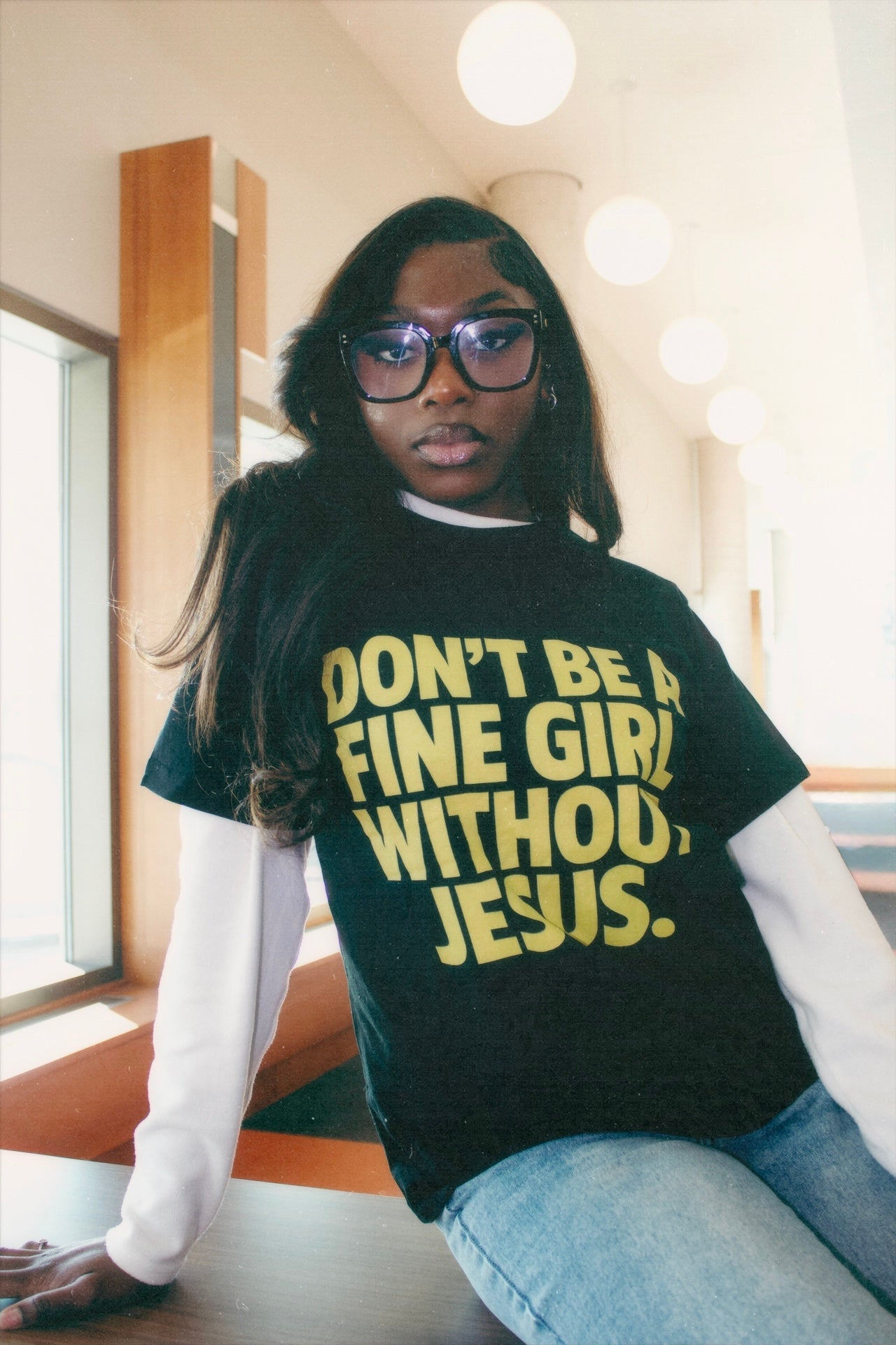 FINE GIRL WITH JESUS TEE [BLACK] - DSC TOR