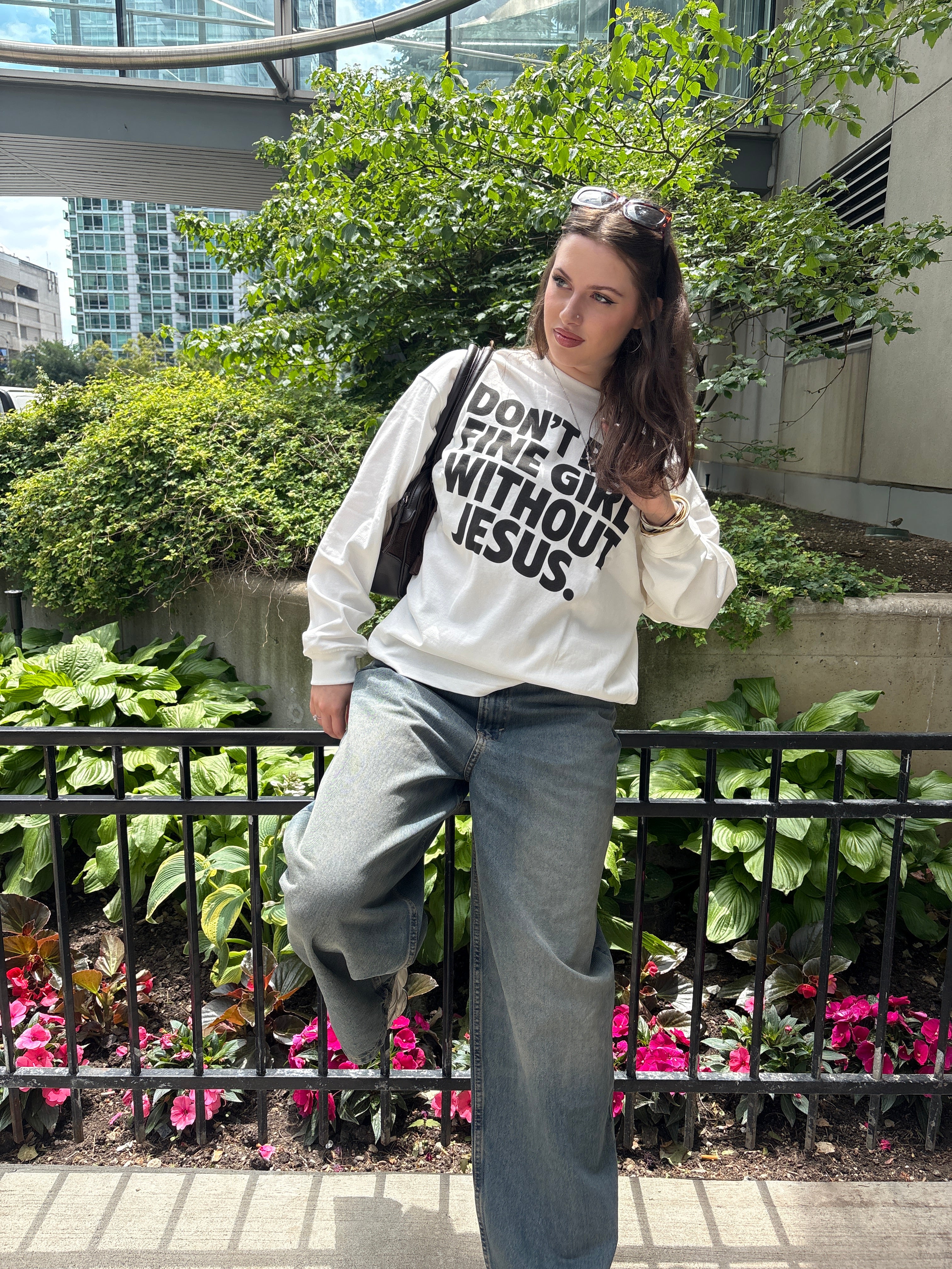 FINE GIRL WITH JESUS LS [WHITE] - DSC TOR