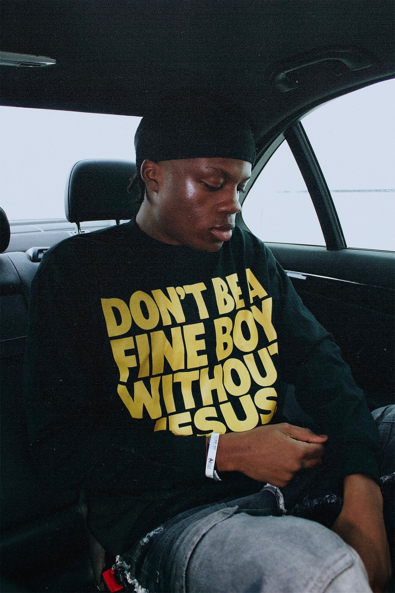 FINE BOY WITH JESUS LS - DSC TOR