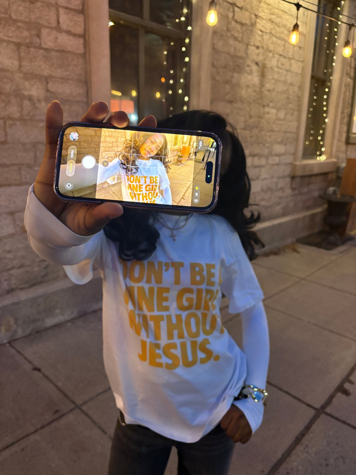 FINE GIRL WITH JESUS TEE [WHITE] - DSC TOR
